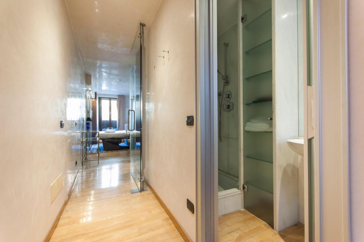 Youhosty - Duomo Studio Apartment Milan Luaran gambar