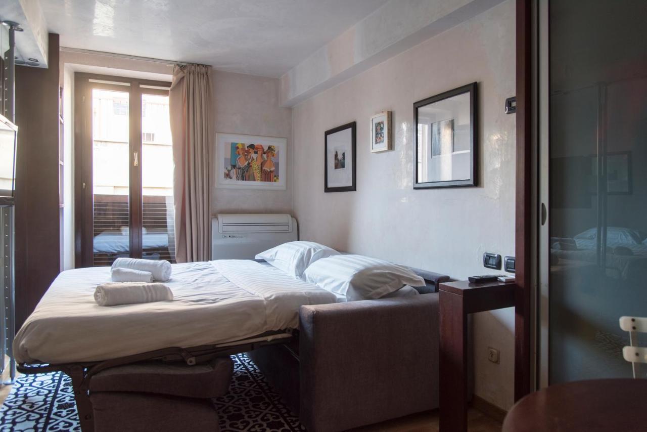 Youhosty - Duomo Studio Apartment Milan Luaran gambar