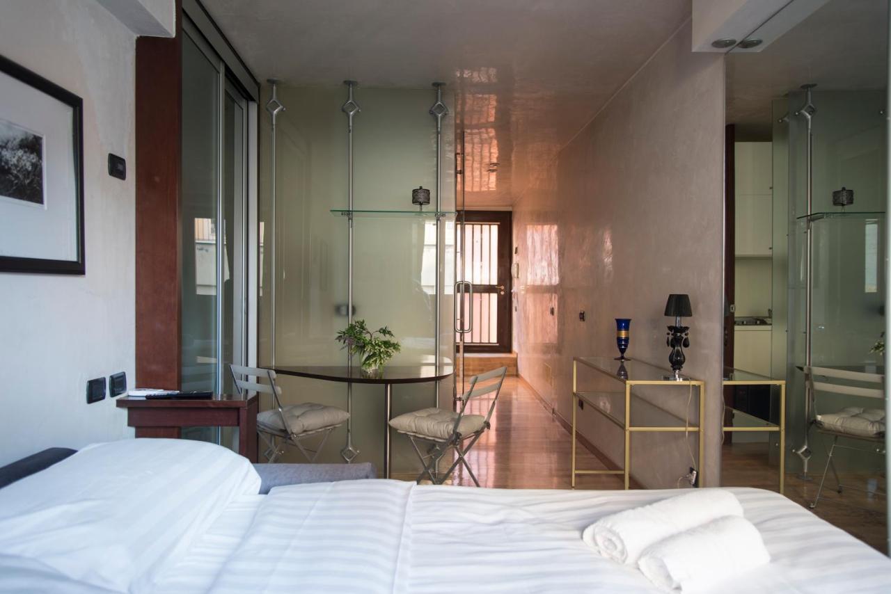 Youhosty - Duomo Studio Apartment Milan Luaran gambar